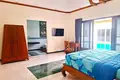 Villa de tres dormitorios 450 m² Si Sunthon, Tailandia