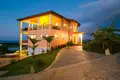 4 bedroom house 554 m² Roatan, Honduras