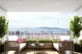 Complejo residencial New residence with a swimming pool close to a highway, Istanbul, Turkey