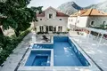 Villa 17 zimmer 491 m² Dobrota, Montenegro