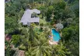 4-Schlafzimmer-Villa 450 m² Cepaka, Indonesien