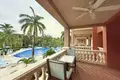 Кондо 2 спальни 125 м² West Bay, Гондурас