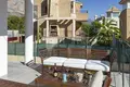 Villa de 4 dormitorios 208 m², Todos los paises