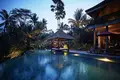 Villa de 4 dormitorios 1 010 m² Begawan, Indonesia