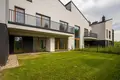 Haus 6 Zimmer 242 m² Warschau, Polen