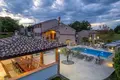 6-Schlafzimmer-Villa 450 m² Poreč, Kroatien