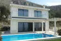 Villa de 4 dormitorios 220 m² Montenegro, Montenegro