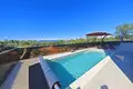 4 bedroom house 280 m² Radici, Croatia