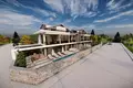 Kompleks mieszkalny New complex of furnished villas with a swimming pool and a spa at 250 meters from the promenade, Fethiye, Turkey