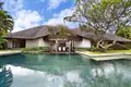 2 bedroom Villa 283 m² Kerobokan Kelod, Indonesia