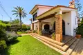 villa de 5 dormitorios 295 m² Torrevieja, España