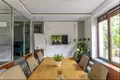 House 12 rooms 304 m² Warsaw, Poland