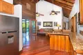 2 bedroom house 135 m² Roatan, Honduras