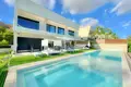 6 bedroom villa 562 m², All countries