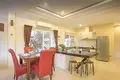 Villa de 4 dormitorios 260 m² Rawai, Tailandia