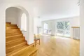 Commercial property 220 m² in Warsaw, Poland