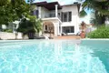 Villa 8 bedrooms 400 m² Monterol, Croatia