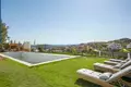 4-Schlafzimmer-Villa 450 m² Marbella, Spanien