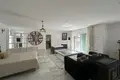 Villa de tres dormitorios 214 m² Marbella, España