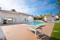 4-Schlafzimmer-Villa 300 m² l Alfas del Pi, Spanien