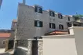 4-Schlafzimmer-Villa 200 m² Kastel Sucurac, Kroatien