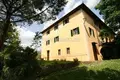 villa de 5 dormitorios 520 m² Arezzo, Italia