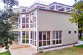 4 bedroom Villa 325 m² Sutomore, Montenegro