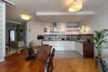 Mieszkanie 4 pokoi 106 m² Warszawa, Polska