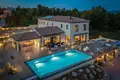 Villa de 4 dormitorios 435 m² Umag, Croacia