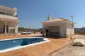 Villa de 4 dormitorios 180 m² Pinoso, España