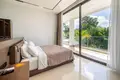 Villa de 4 dormitorios 1 600 m² Sarenbuana, Indonesia