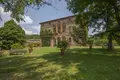 Investment 2 521 m² in Siena, Italy