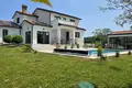 Вилла 4 спальни 280 м² Умаг, Хорватия