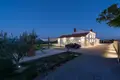 Villa de tres dormitorios 200 m² Umag, Croacia