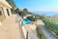 3 bedroom villa 304 m² Rijeka-Rezevici, Montenegro