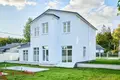 Cottage 197 m² Kalodishchy, Belarus