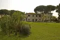 Villa 13 bedrooms 2 400 m² Cascina, Italy