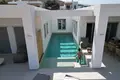 6-Zimmer-Villa 1 000 m² Piso Livadi, Griechenland