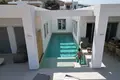 3 bedroom villa 1 000 m² Piso Livadi, Greece