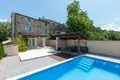 Villa de tres dormitorios 115 m² Umag, Croacia