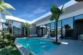 Wohnkomplex Complex of villas with swimming pools and gardens close to Bang Tao Beach, Phuket, Thailand