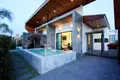 Villa mit 2 Schlafzimmern 126 m² Chalong, Thailand