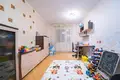 Mieszkanie 2 pokoi 79 m² Mińsk, Białoruś