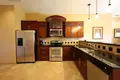 2 bedroom condo 125 m² West Bay, Honduras
