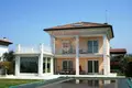 2 bedroom Villa 270 m² Garda, Italy