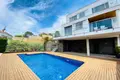 Villa de tres dormitorios 245 m² Canyelles, Španjolska