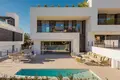 3-Schlafzimmer-Villa 341 m² Marbella, Spanien