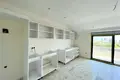 2 bedroom penthouse 130 m² Mahmutlar, Turkey
