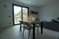 Mieszkanie 3 pokoi 78 m² Lenno, Włochy