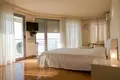 Villa de tres dormitorios 212 m² Budva, Montenegro